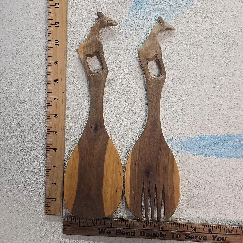 VTG Hand Carved Wooden Giraffe Salad Servers Spoon Fork Set Unique Kitchen Decor